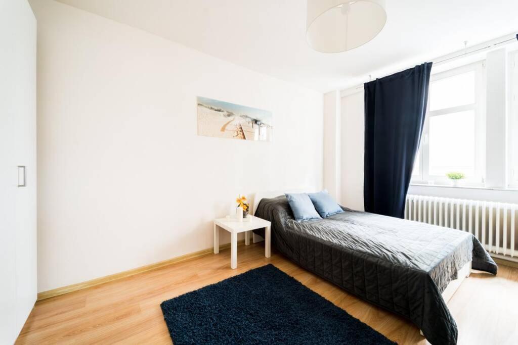 3 Rooms Big Apartment - 150 M Town Hall - Nice Design Breslavia Exterior foto