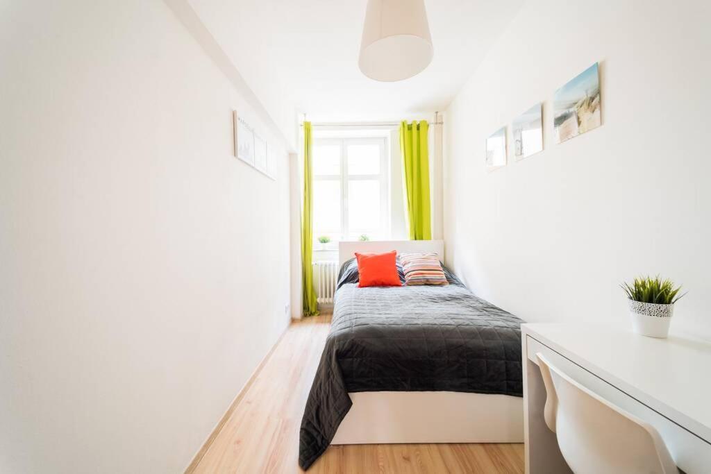 3 Rooms Big Apartment - 150 M Town Hall - Nice Design Breslavia Exterior foto