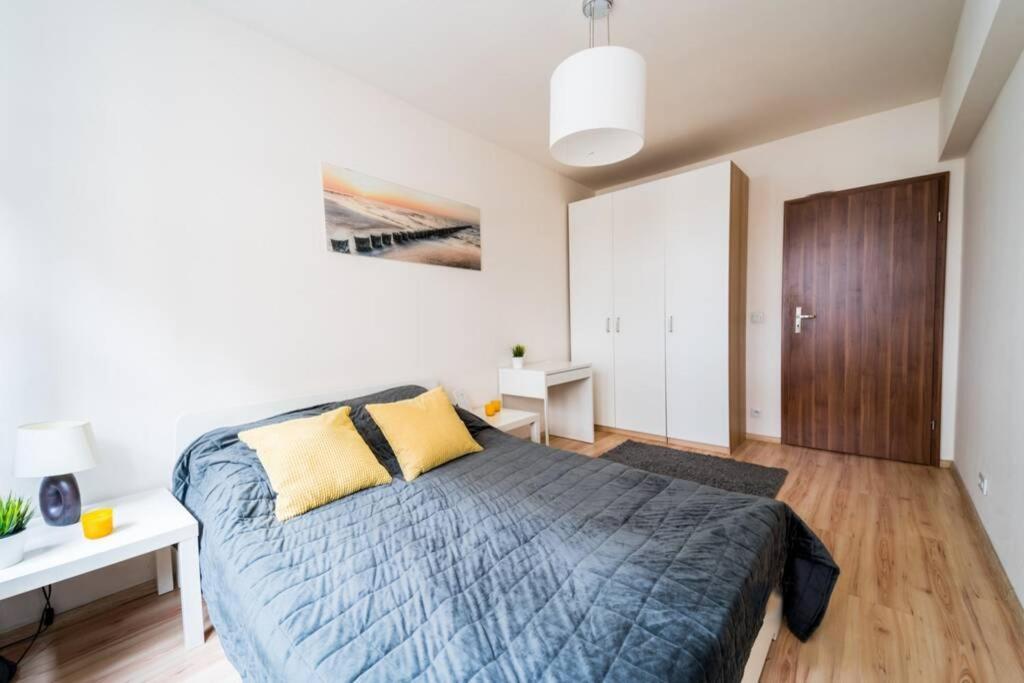 3 Rooms Big Apartment - 150 M Town Hall - Nice Design Breslavia Exterior foto